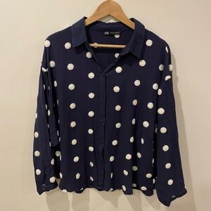 Zara navy blue and white polka dot blouse size XL button down textured
